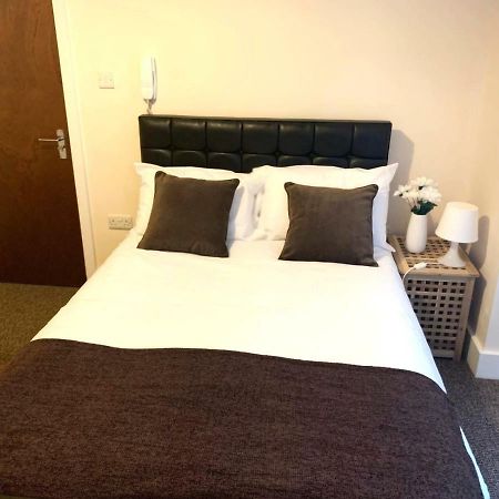 Serviced Accommodations Лутон Экстерьер фото