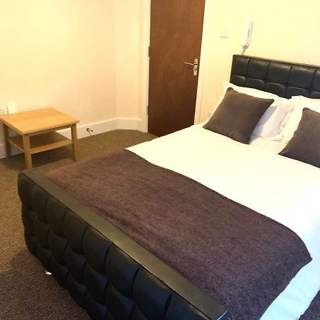 Serviced Accommodations Лутон Экстерьер фото
