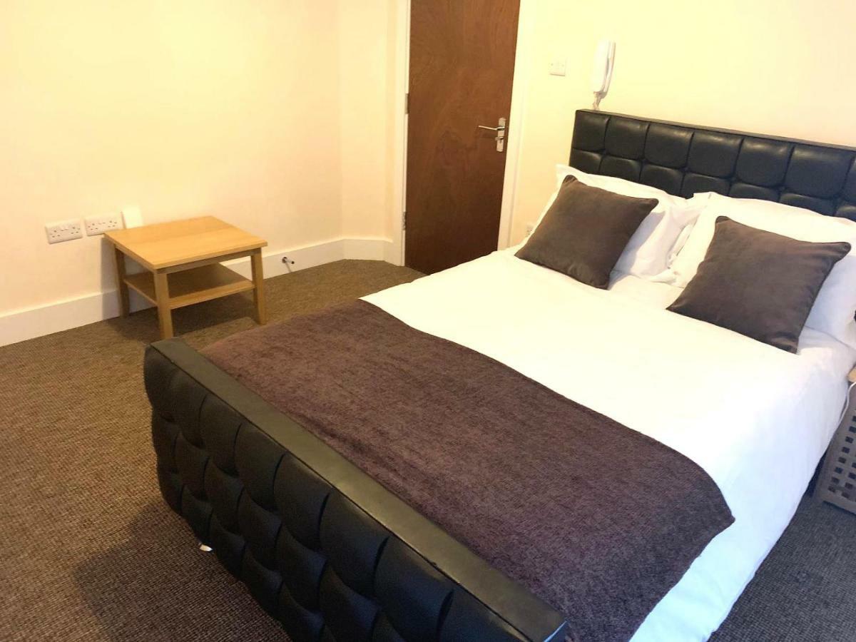 Serviced Accommodations Лутон Экстерьер фото